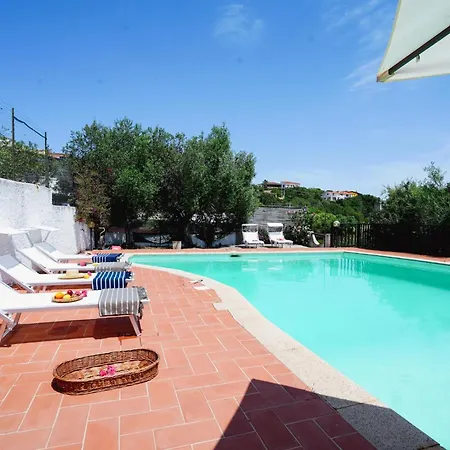Azzurra , Piscina, Parcheggio E Vista Mare Вилла