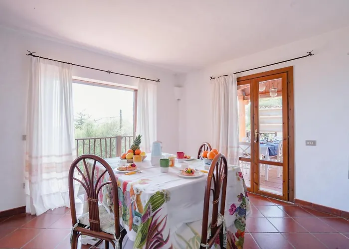 וילה Azzurra , Piscina, Parcheggio E Vista Mare Porto Istana