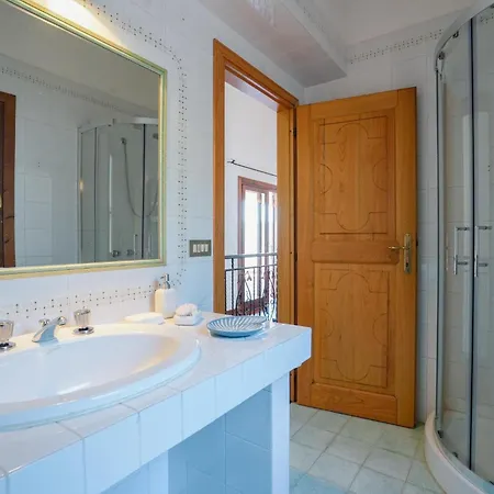 Azzurra , Piscina, Parcheggio E Vista Mare Villa Porto Istana