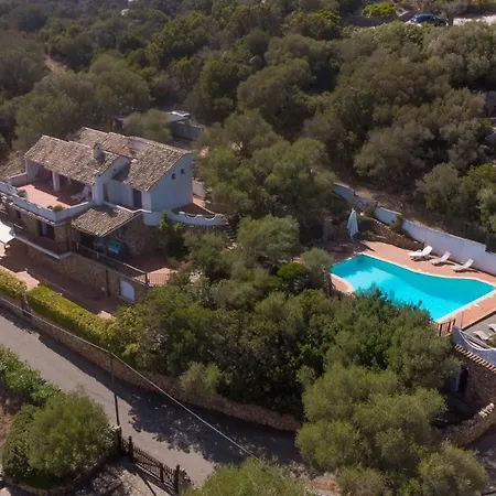 Azzurra , Piscina, Parcheggio E Vista Mare Porto Istana